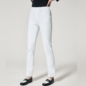 NWT Spanx Women’s Ankle Straight Leg Pull On Jeans In White Size: Medium